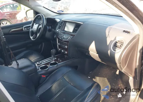 2015 Nissan Pathfinder Platinum z USA, uszkodzony, nr VIN 5N1AR2MM8FC612825